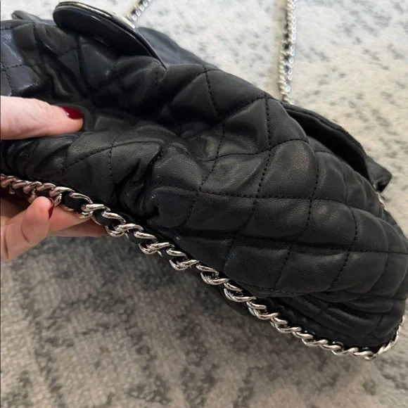 CHANEL Black Quilted Shoulder Bag with CC Logo and Chain Strap - Picture 3 of 3
